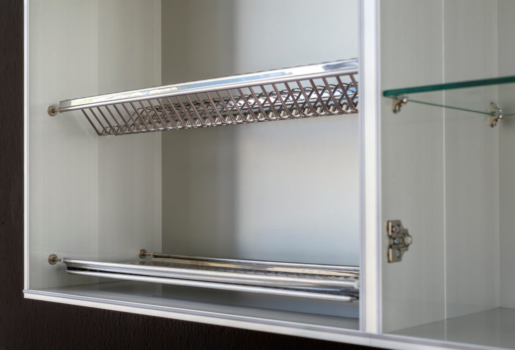 Chrome interior rails — ConstanKitchen versatile system