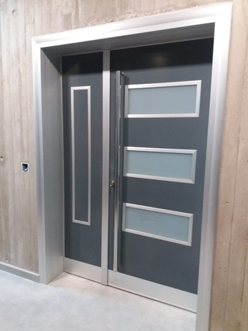 Telescopic frame with glass-panel door ConstanKitchen